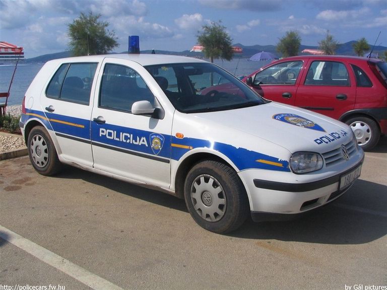 Volkswagen Golf IV, fotó: Gál András
Keywords: Horvátország rendőrség rendőrautó horvát rendőr policecar police Croatia croatian