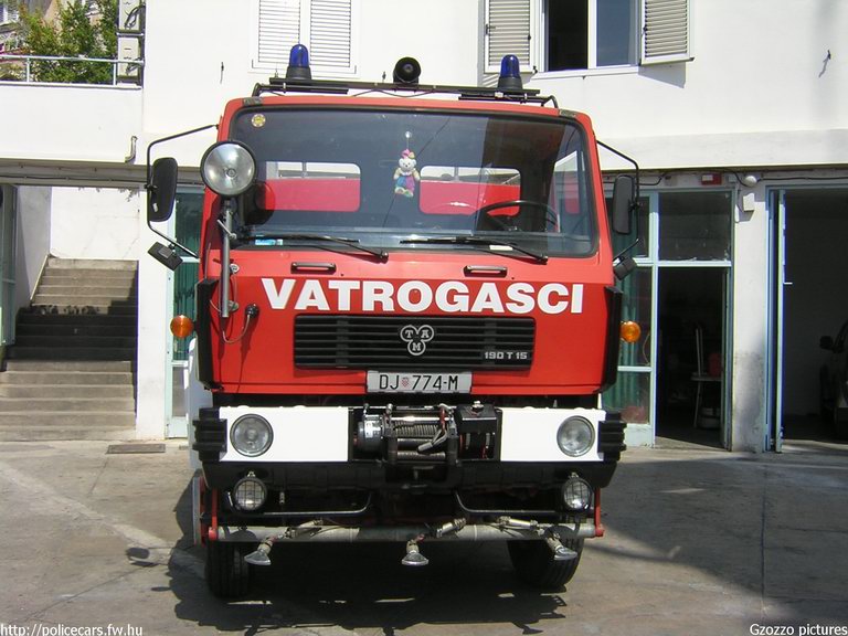 fotó: Gzozzo pictures
Keywords: Horvátország tûzoltóság tûzoltóautó horvát Croatia croatian firefighter firetruck fire