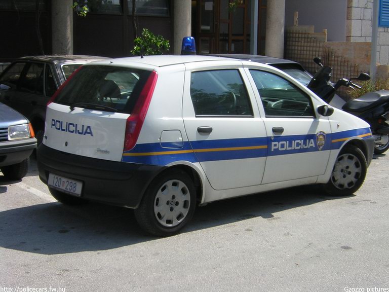 Fiat Punto, fotó: Gzozzo pictures
Keywords: Horvátország rendőrség rendőrautó horvát rendőr policecar police Croatia croatian