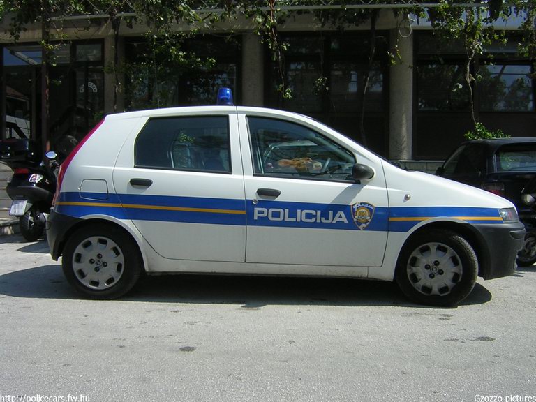 Fiat Punto, fotó: Gzozzo pictures
Keywords: Horvátország rendőrség rendőrautó horvát rendőr policecar police Croatia croatian
