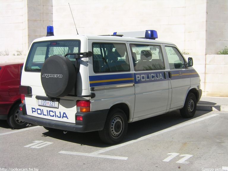 Volkswagen Transporter T4, fotó: Gzozzo pictures
Keywords: Horvátország rendőrség rendőrautó horvát rendőr policecar police Croatia croatian