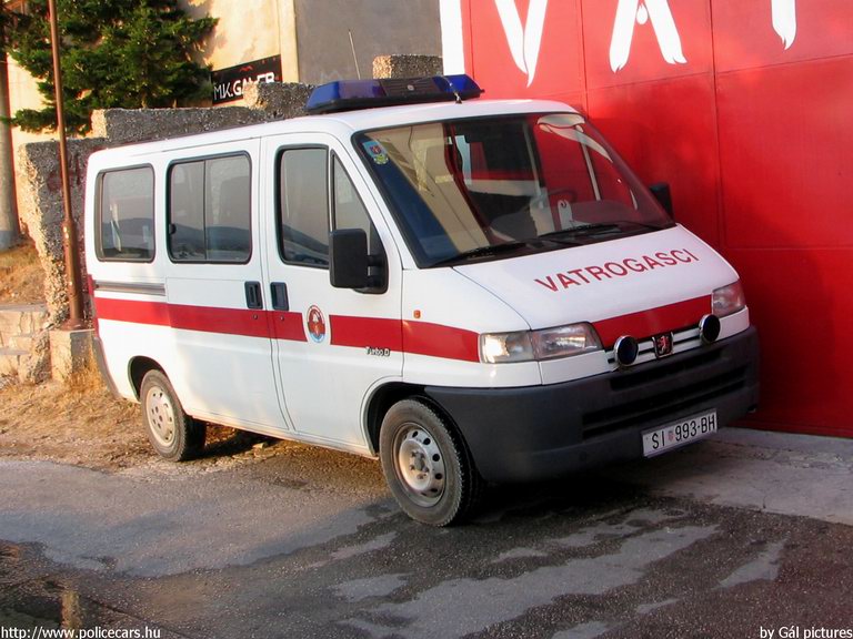Peugeot Boxer, fotó: Gál András
Keywords: Horvátország tûzoltóság tûzoltóautó horvát Croatia croatian firefighter firetruck fire