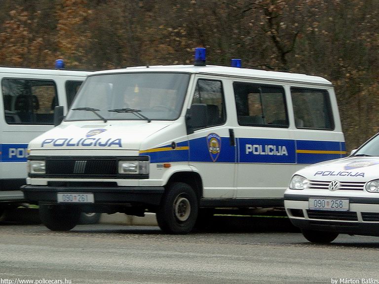 Fiat Ducato, fotó: Márton Balázs
Keywords: Horvátország rendőrség rendőrautó horvát rendőr policecar police Croatia croatian