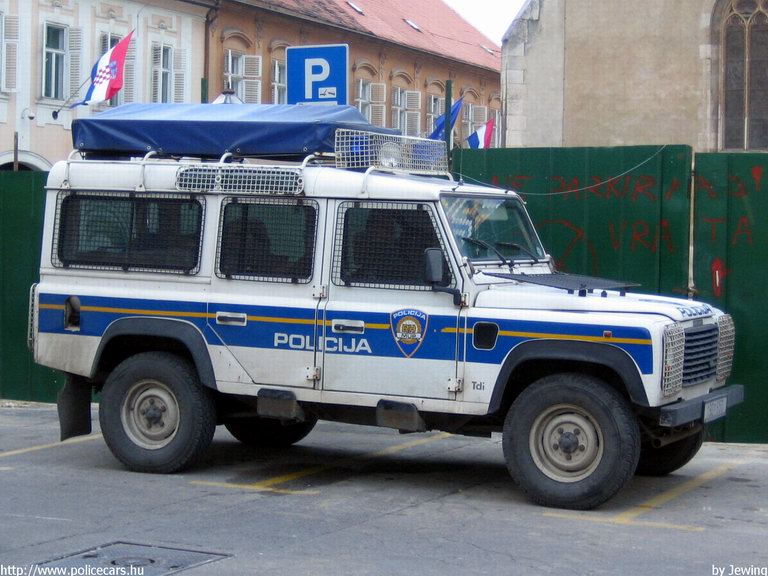 Land Rover Defender, fotó: Jewing
Keywords: Horvátország rendőrség rendőrautó horvát rendőr policecar police Croatia croatian