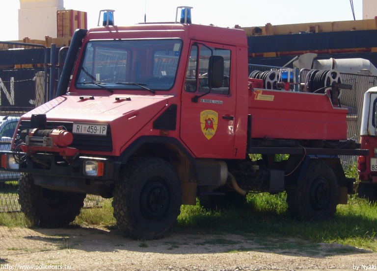 Unimog, fotó: Nyaki
Keywords: Horvátország tûzoltóság tûzoltóautó horvát Croatia croatian firefighter firetruck fire