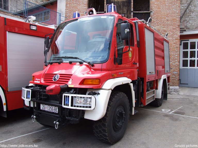 Unimog, fotó: Gzozzo pictures
Keywords: Horvátország tûzoltóság tûzoltóautó horvát Croatia croatian firefighter firetruck fire