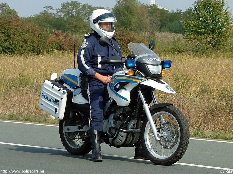BMW, fotó: Rita
Keywords: rendőr rendőrmotor rendőrség Horvátország horvát policecar police Croatia croatian