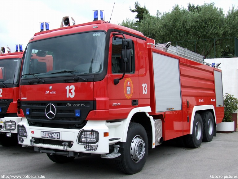 Mercedes Actros 2641, Split, fotó: Gzozzo pictures
Keywords: Horvátország tûzoltóság tûzoltóautó horvát Croatia croatian firefighter firetruck fire