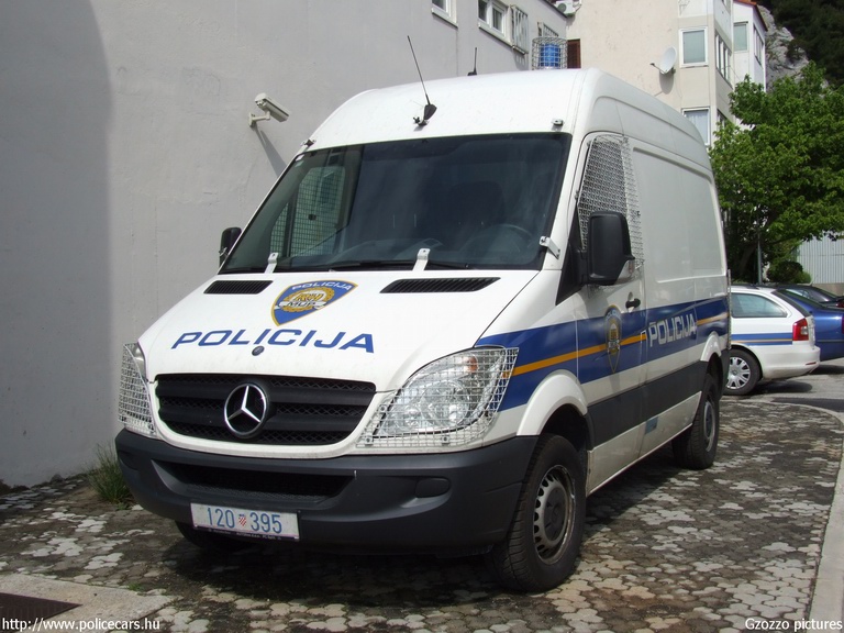 Mercedes Sprinter II, fotó: Gzozzo pictures
Keywords: rendőr rendőrautó rendőrség horvát Horvátország policecar police Croatia croatian