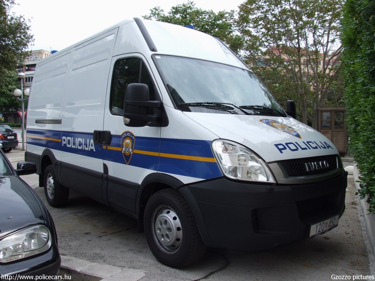 Iveco Daily, fotó: Gzozzo pictures
Keywords: rendőr rendőrautó rendőrség horvát Horvátország policecar police Croatia croatian