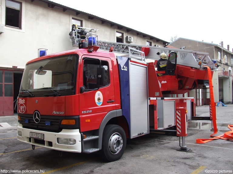 Mercedes-Benz Atego 1528 L32, Rijeka, fotó: Gzozzo pictures
Keywords: Horvátország tûzoltóság tûzoltóautó horvát Croatia croatian firefighter firetruck fire