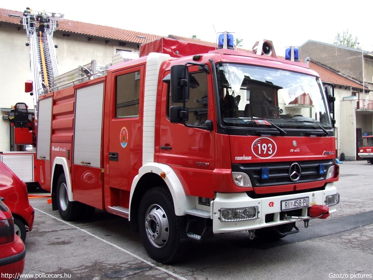 Mercedes-Benz Atego 1528, Rijeka, fotó: Gzozzo pictures
Keywords: Horvátország tûzoltóság tûzoltóautó horvát Croatia croatian firefighter firetruck fire