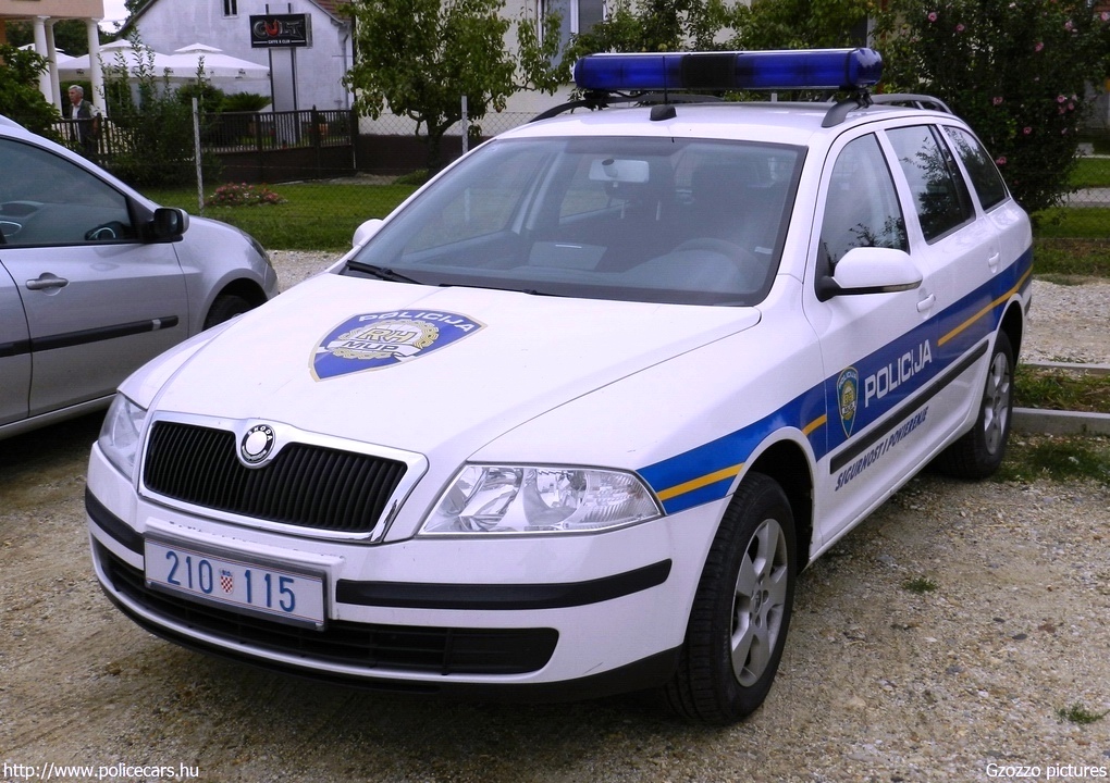 Skoda Octavia II, fotó: Gzozzo pictures
Keywords: rendőr rendőrautó rendőrség horvát Horvátország policecar police Croatia croatian
