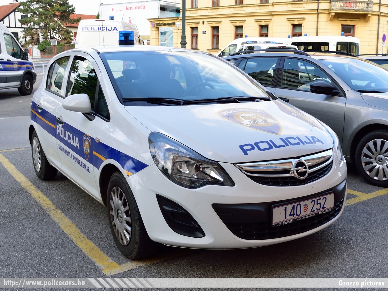 Opel Corsa, fotó: Gzozzo pictures
Keywords: rendőr rendőrautó rendőrség horvát Horvátország policecar police Croatia croatian