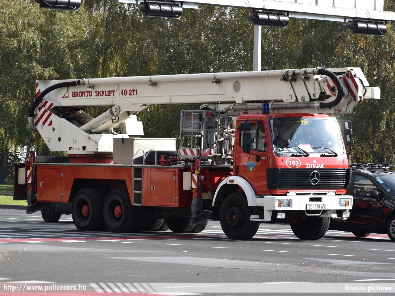 Mercedes 2629, Zitnjak, fotó: Gzozzo pictures
Keywords: Horvátország tûzoltóság tûzoltóautó horvát Croatia croatian firefighter firetruck fire