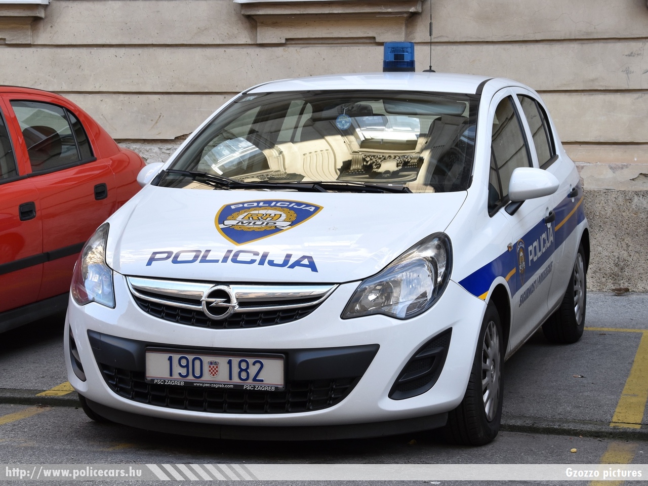Opel Corsa, fotó: Gzozzo pictures
Keywords: rendőr rendőrautó rendőrség horvát Horvátország policecar police Croatia croatian