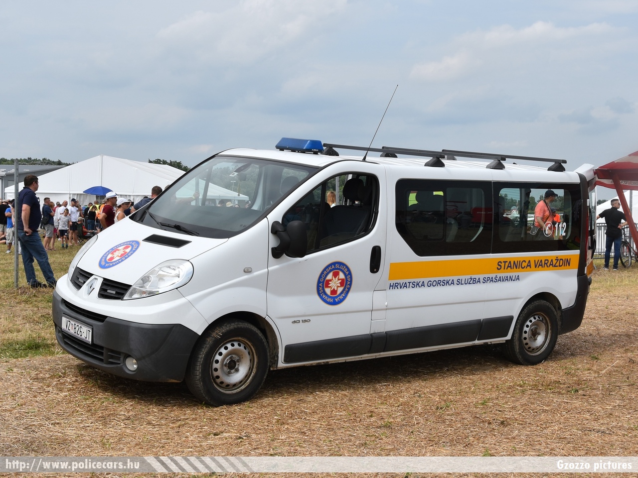 Renault Trafic, hegyi mentõk, fotó: Gzozzo pictures
Keywords: horvát Horvátország hegyi mentők ambulance Croatia croatian