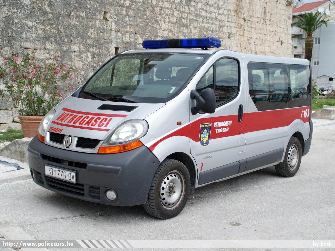 Renault Trafic, Trogir, fotó: bzsk
Keywords: Horvátország tûzoltóság tûzoltóautó horvát Croatia croatian firefighter firetruck fire