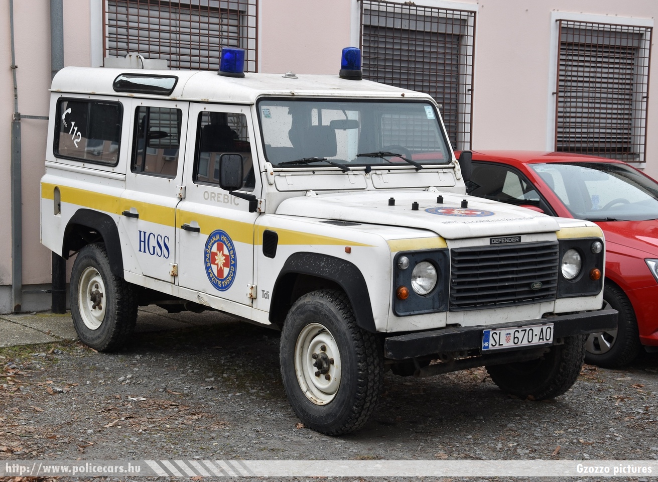 Land Rover Defender, hegyi mentõk, fotó: Gzozzo pictures
Keywords: horvát Horvátország hegyi mentők ambulance Croatia croatian