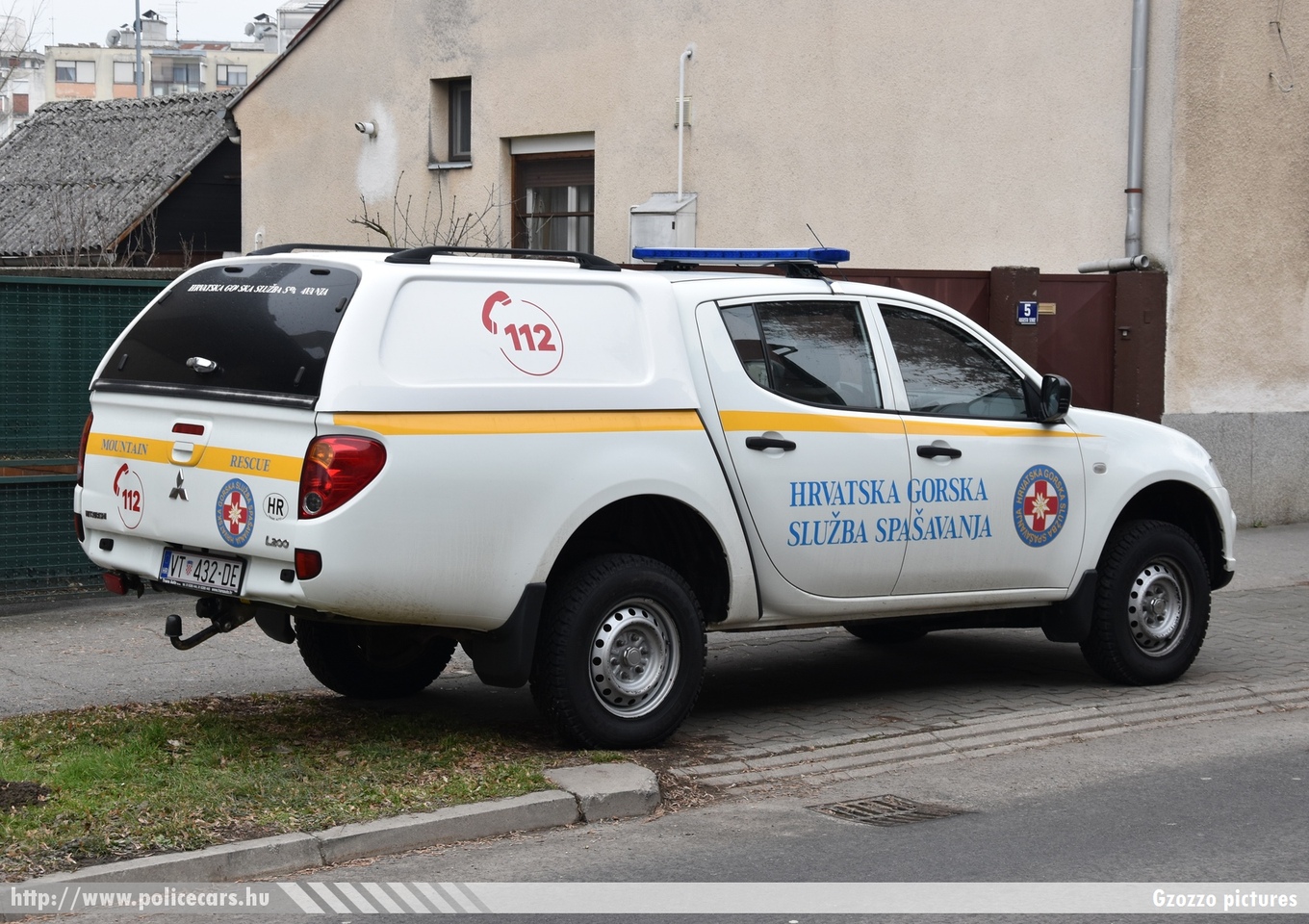 Mitsubishi L200, hegyi mentõk, fotó: Gzozzo pictures
Keywords: horvát Horvátország hegyi mentők ambulance Croatia croatian