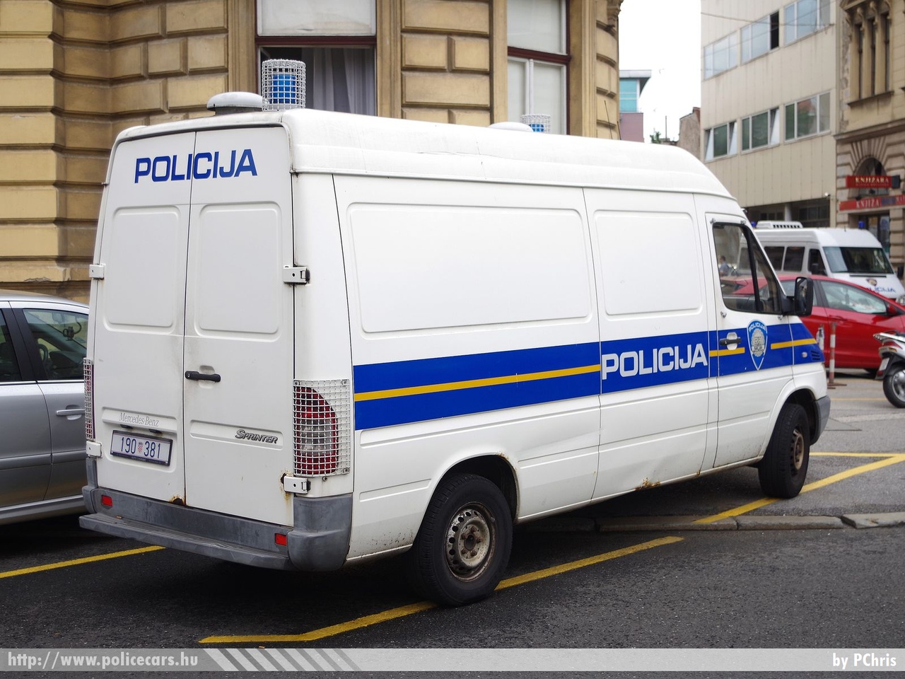 Mercedes-Benz Sprinter 313 CDI, Zágráb, fotó: PChris
Keywords: Horvátország rendőrség rendőrautó horvát rendőr policecar police Croatia croatian