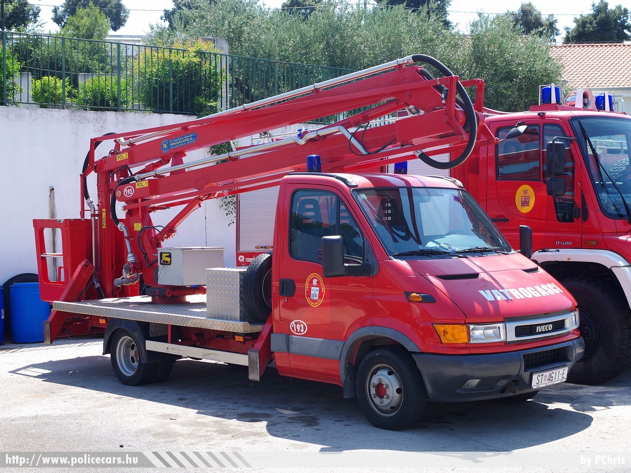 Iveco Daily, Split, fotó: PChris
Keywords: Horvátország tûzoltóság tûzoltóautó horvát Croatia croatian firefighter firetruck fire