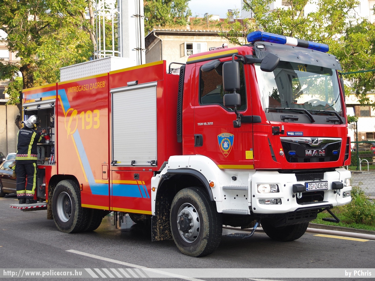 MAN TGM 18.320 WISS, Zágráb, fotó: PChris
Keywords: Horvátország tûzoltóság tûzoltóautó horvát Croatia croatian firefighter firetruck fire