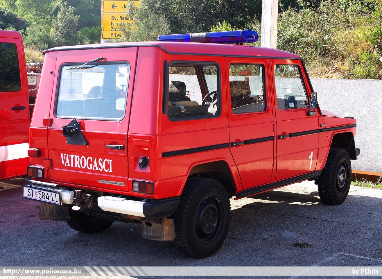 Steyr-Daimler Puch 230GE, Jelsa, fotó: PChris
Keywords: Horvátország tûzoltóság tûzoltóautó horvát Croatia croatian firefighter firetruck fire