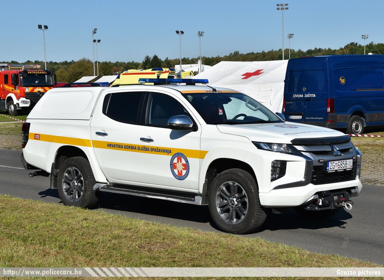 Mitsubishi L200, Hrvatska Gorska Sluzba Spasavanja, fotó: Gzozzo pictures
Keywords: horvát Horvátország hegyi mentők ambulance Croatia croatian