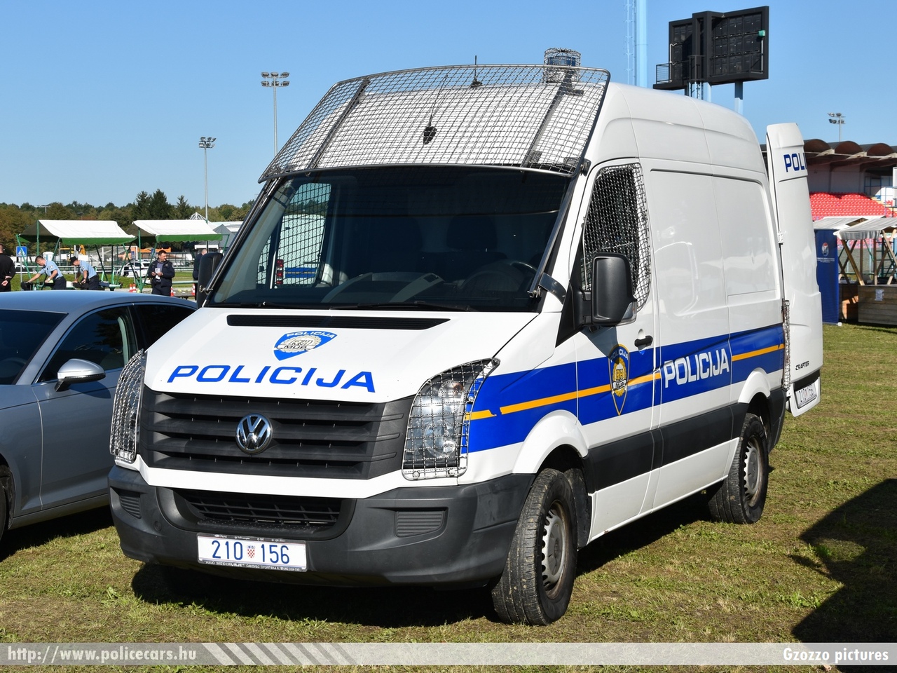 Volkswagen Crafter, fotó: Gzozzo pictures
Keywords: croatian rendőr rendőrautó rendőrség horvát Horvátország policecar police Croatia