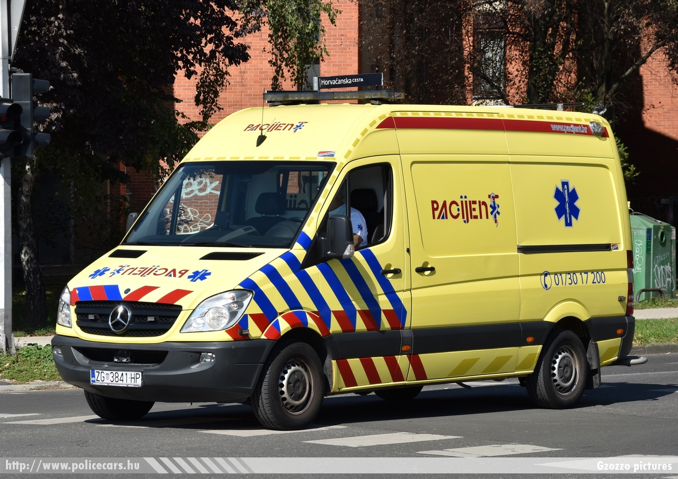 Mercedes Sprinter II facelift, Pacijent d.o.o. - sanitetski prijevoz, Gzozzo pictures
Keywords: horvát Horvátország mentő mentőautó Croatia croatian ambulance