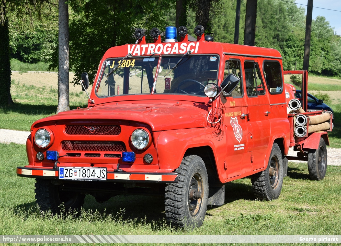UAZ 469 1977, Dobrovoljno vatrogasno društvo Malunje-Hrastje, fotó: Gzozzo pictures
Keywords: Horvátország tûzoltóság tûzoltóautó horvát Croatia croatian firefighter firetruck fire