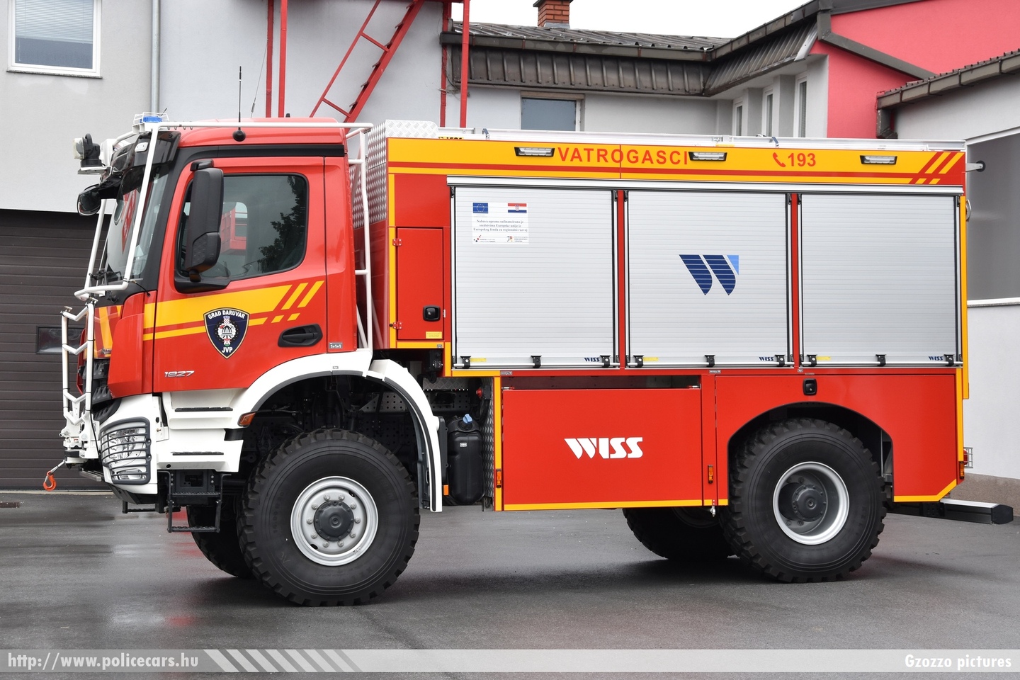 Mercedes Arocs 1827 WISS, Javna vatrogasna postrojba Grada Daruvara, fotó: Gzozzo pictures
Keywords: Horvátország tûzoltóság tûzoltóautó horvát Croatia croatian firefighter firetruck fire