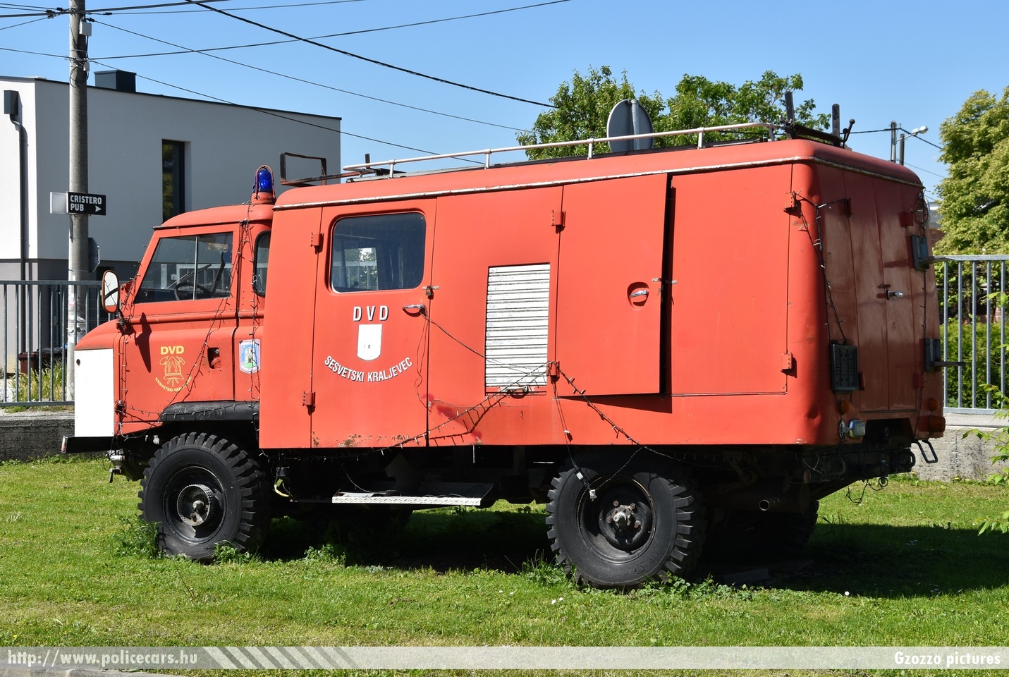 Land Rover Series IIB, Dobrovoljno vatrogasno društvo Sesvetski Kraljevec , fotó: Gzozzo pictures
Keywords: Horvátország tûzoltóság tûzoltóautó horvát Croatia croatian firefighter firetruck fire