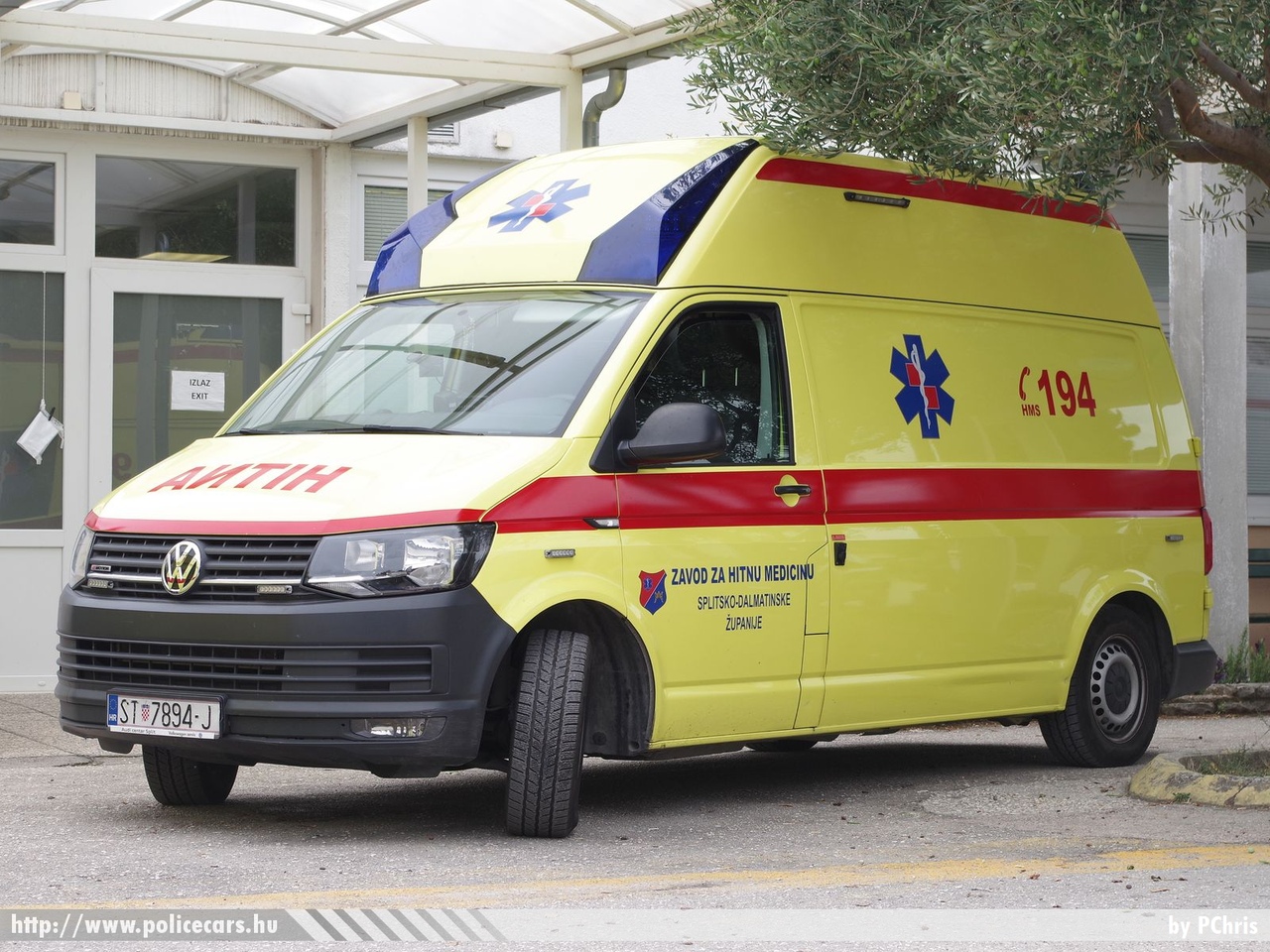 Volkswagen Transporter T6, Zavod za hitnu medicinu Splitsko-Dalmatinske županije, Trogir, fotó: PChris
Keywords: horvát Horvátország mentő mentőautó Croatia croatian ambulance