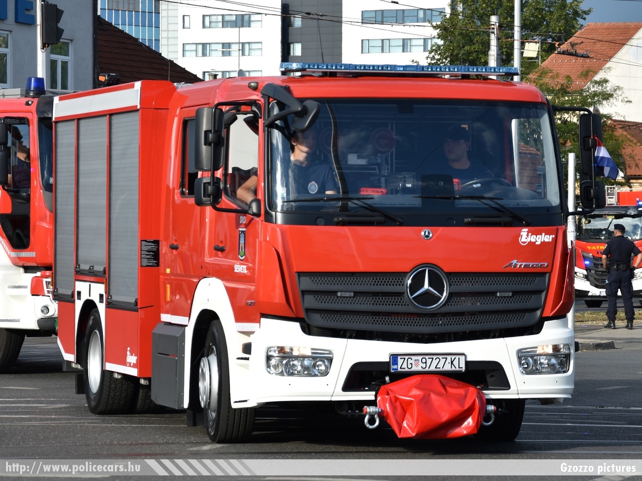 Mercedes Atego 1327 Ziegler, Dobrovoljno vatrogasno društvo Sesvete, fotó: Gzozzo pictures
Keywords: Horvátország tűzoltóság tűzoltóautó horvát Croatia croatian firefighter firetruck fire