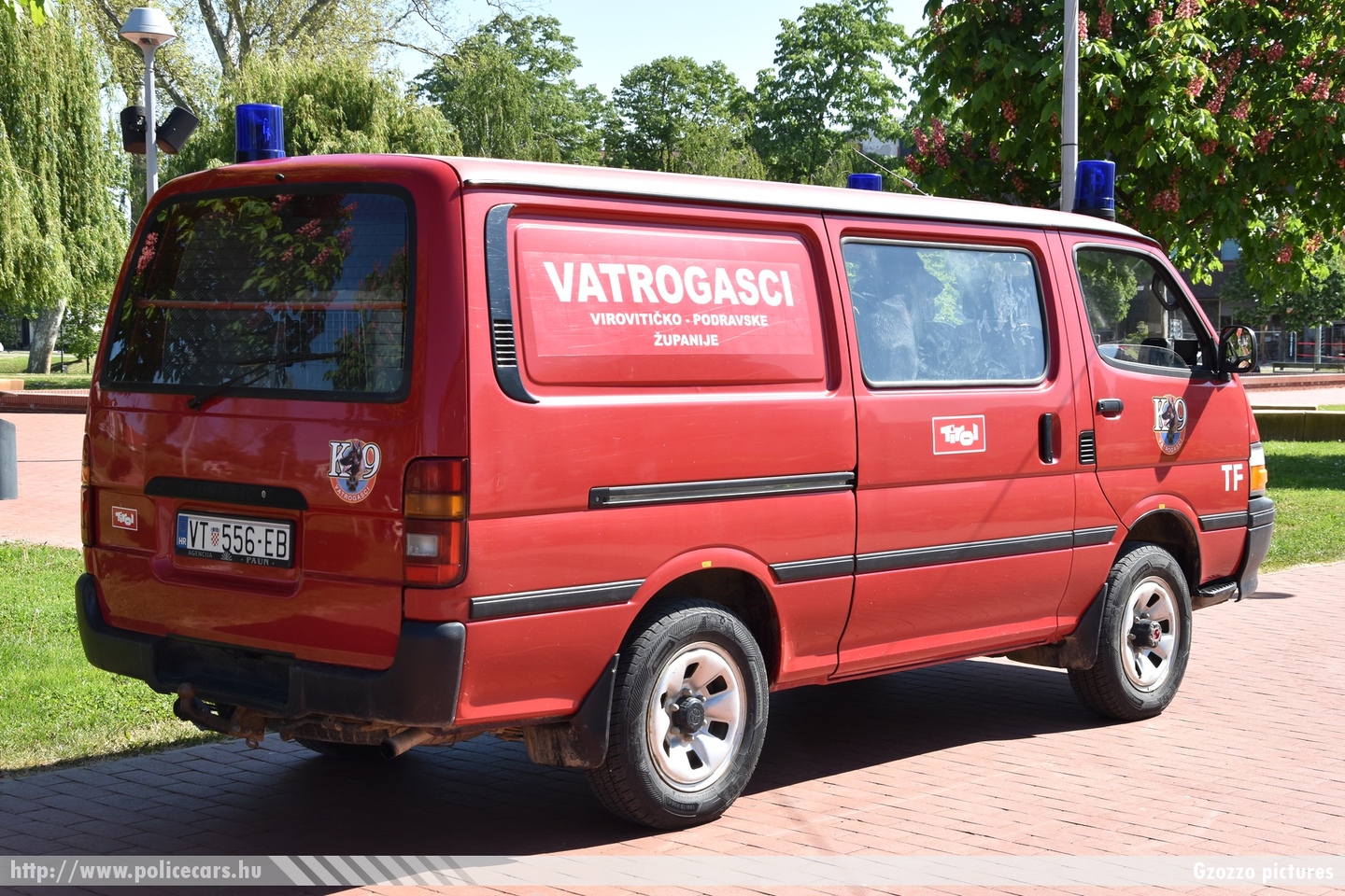 Toyota Hiace, Vatrogasna zajednica Virovitičko-podravske županije, K9, fotó: Gzozzo pictures
Keywords: Horvátország tűzoltóság tűzoltóautó horvát Croatia croatian firefighter firetruck fire