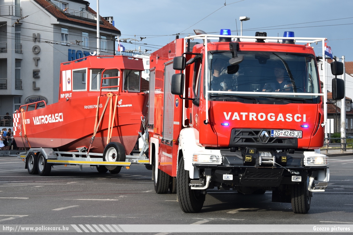 Renault ?, Intervencijska vatrogasna postrojba Split, fotó: Gzozzo pictures
Keywords: Horvátország tűzoltóság tűzoltóautó horvát Croatia croatian firefighter firetruck fire