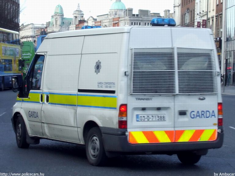 Ford Transit, fotó: Ambucar
Keywords: rendőr rendőrség rendőrautó ír Írország Garda 03-D-71388