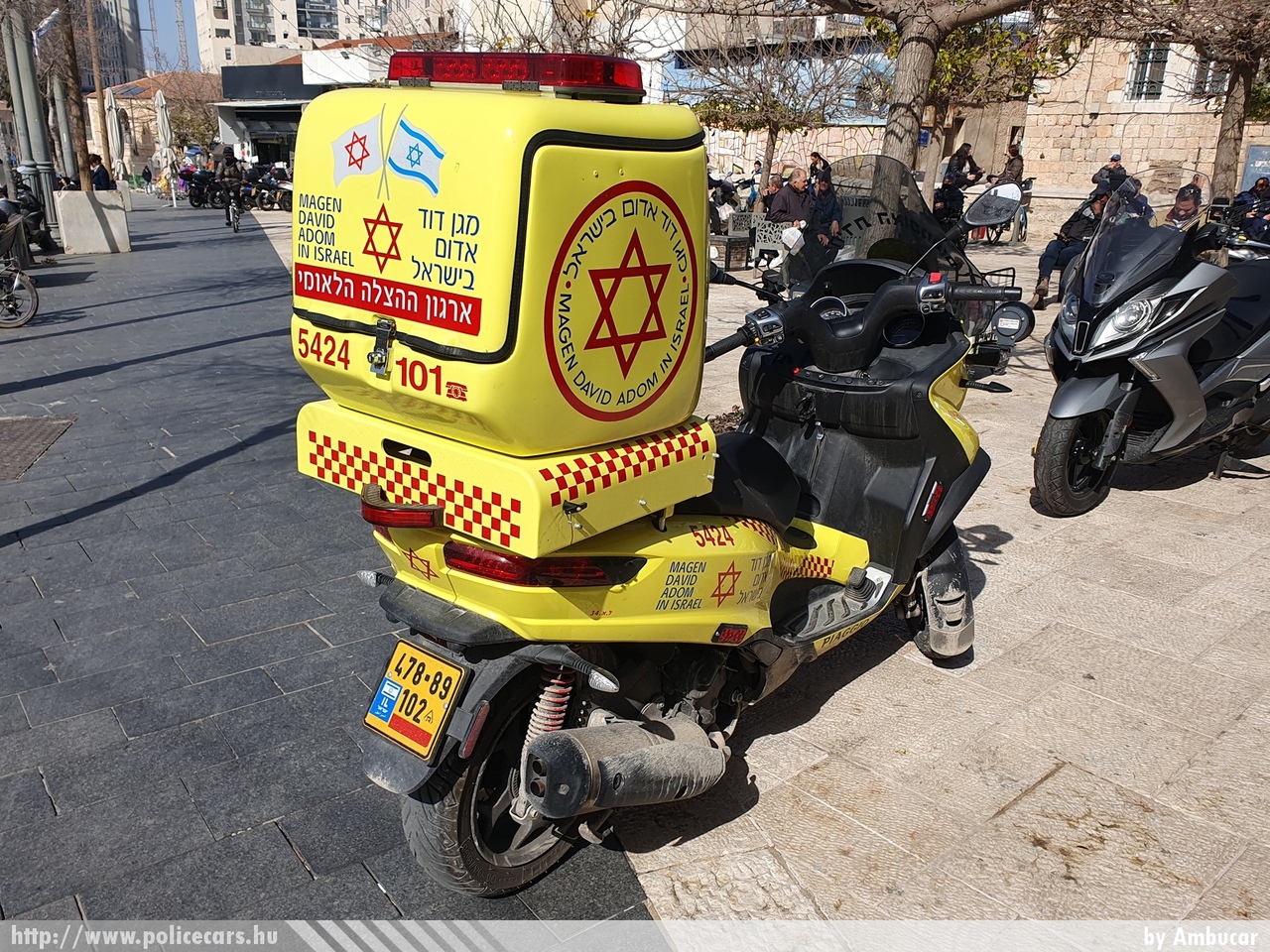 Piaggio MP3, fotó: Ambucar
Keywords: izrael ambulance mentő mentőmotor