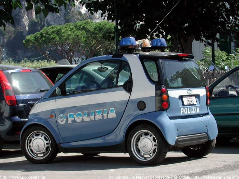 Smart, fotó: Copcars
Keywords: olasz Olaszország rendőrautó rendőrség rendőr