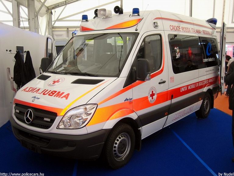 Mercedes Sprinter II, fotó: Nudel
Keywords: olasz Olaszország mentőautó mentő