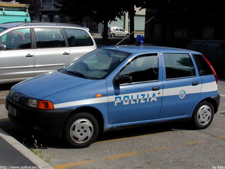 Fiat Punto, fotó: Aldo
Keywords: olasz Olaszország rendőrautó rendőrség rendőr