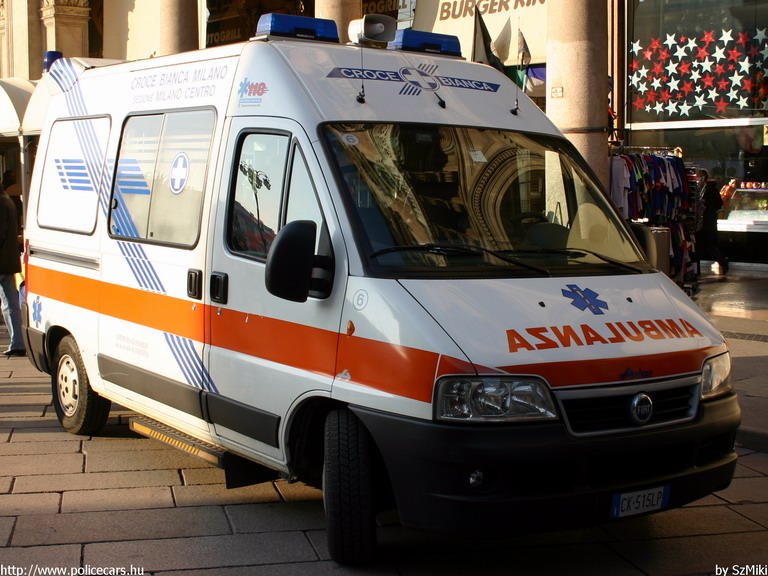 Fiat Ducato, fotó: SzMiki
Keywords: olasz Olaszország mentőautó mentő