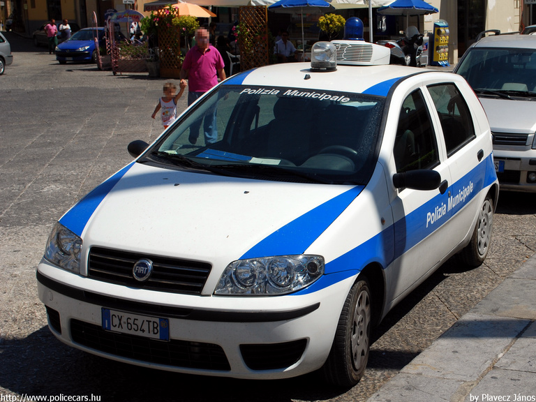 Fiat Punto, fotó: Plavecz János
Keywords: olasz Olaszország rendőrautó rendőrség rendőr