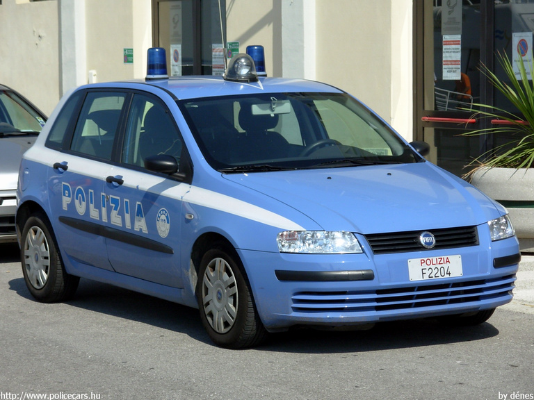 Fiat Stilo, fotó: dénes
Keywords: olasz Olaszország rendőrautó rendőrség rendőr