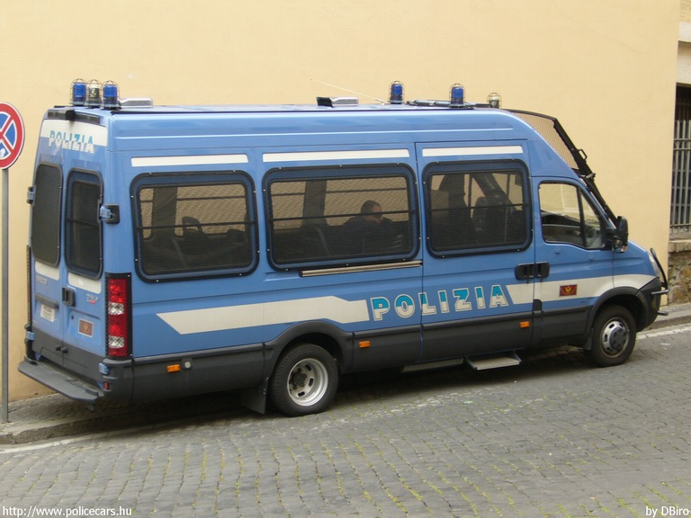 Iveco Daily, fotó: DBiro
Keywords: olasz Olaszország rendőrautó rendőrség rendőr