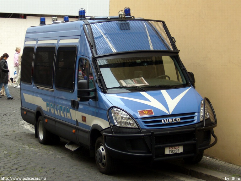 Iveco Daily, fotó: DBiro
Keywords: olasz Olaszország rendőrautó rendőrség rendőr