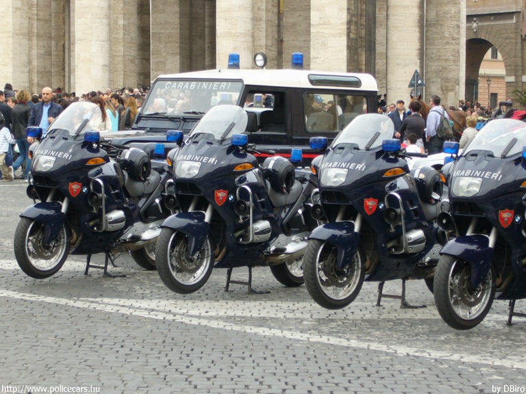 BMW, fotó: DBiro
Keywords: olasz Olaszország rendőrmotor rendőrség rendőr  carabinieri 