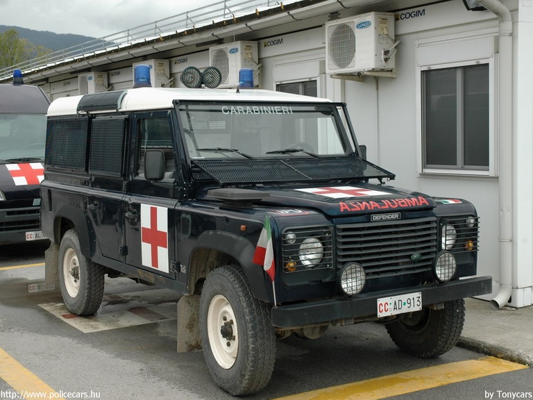 Land Rover Defender, fotó: Tonycars
Keywords: mentő mentőautó olasz Olaszország carabinieri